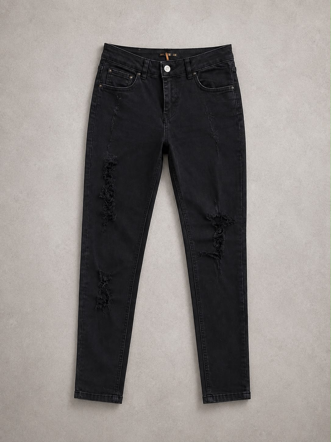 ג׳ינס שחור Pull&Bear עם קרעים