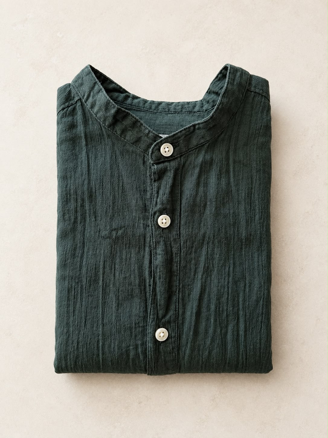 חולצה מכופתרת ירוקה עם צווארון סיני של Zara