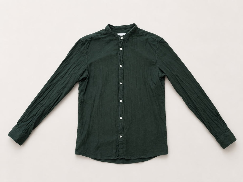 חולצה מכופתרת ירוקה עם צווארון סיני של Zara