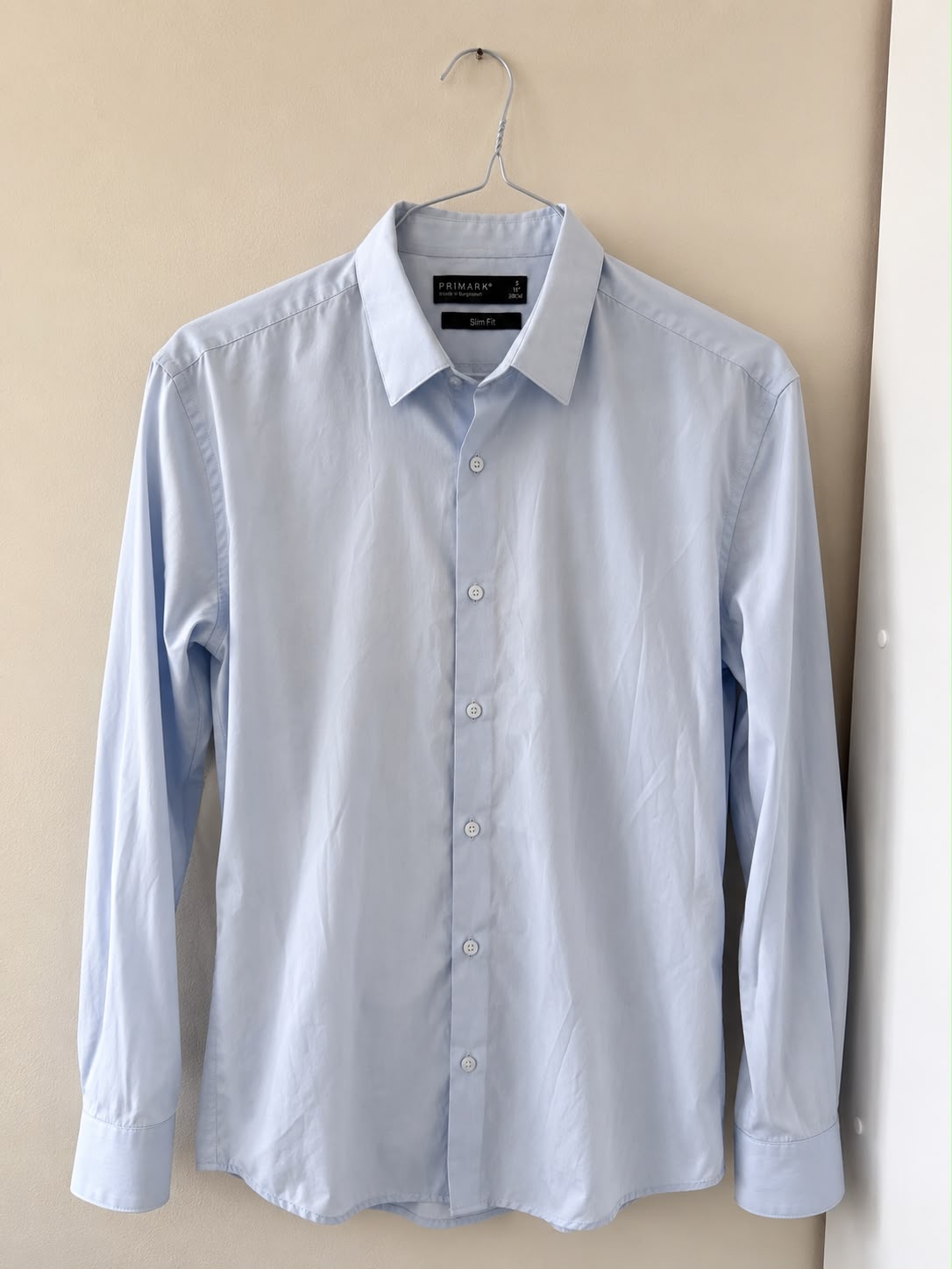 חולצה מכופתרת תכלת Slim Fit של Primark