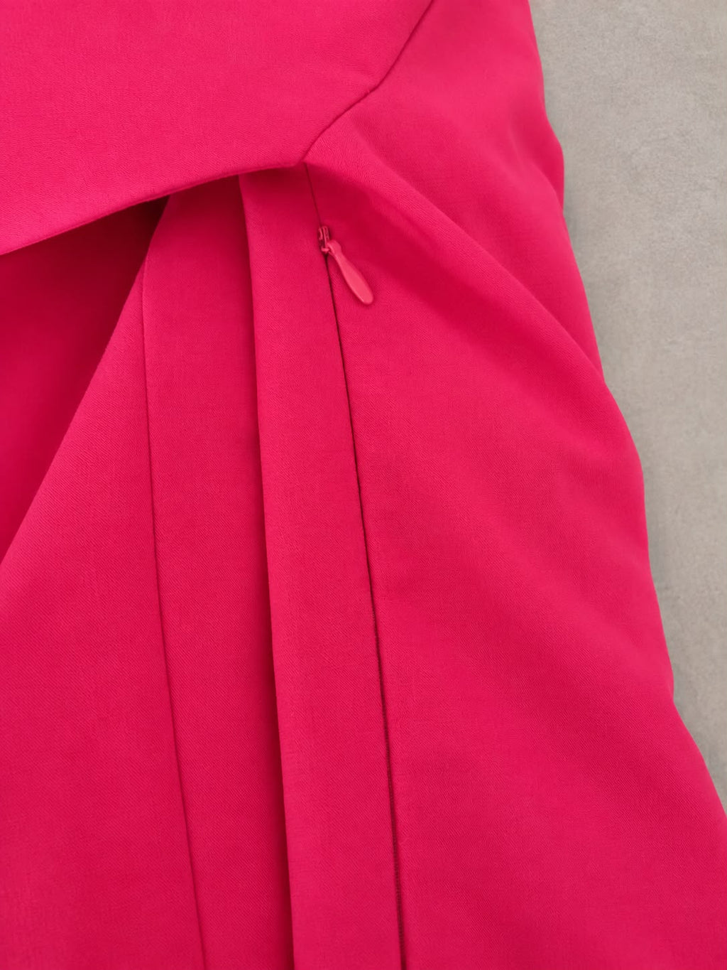 בלייזר מחויט ורוד פוקסיה עם פתחים Zara