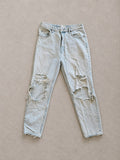 ג׳ינס קרעים בגוון כחול בהיר Zara
